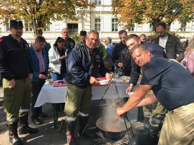 Teams fürs Kesselgulasch-Wettkochen können sich ab sofort anmelden.