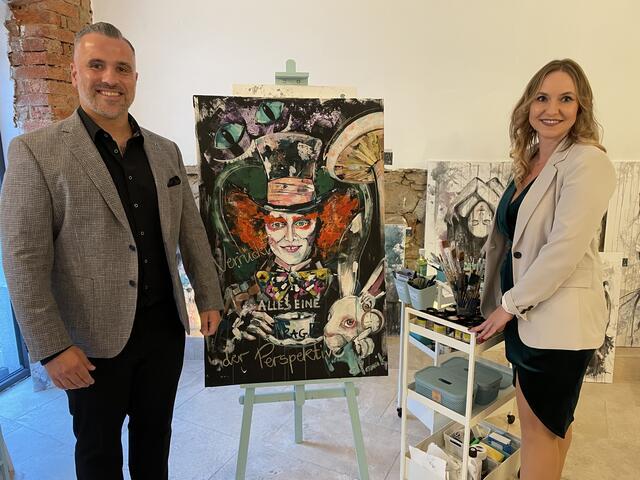 Dominika Köck und ihr Mann eröffneten kürzlich das Atelier "Art by Komik" im Zentrum von Weiz.