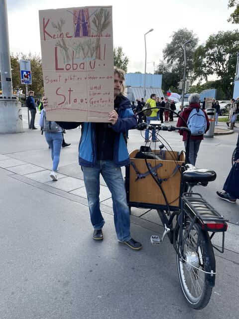 Fridays For Future appelliert an die österreichische Regierung, "die Klimakrise endlich als Krise zu behandeln und nicht auf technologische Wunderlösungen zu warten".
