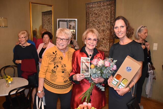 Wilma Piglmaier, Renate Holm und Anneliese Gessl vom Kiwanis Club Hollabrunn Freyja. | Foto: Alexandra Goll