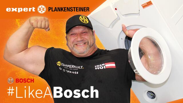 Martin Hoi vs. Waschmaschine: Der Kraftsportler will es wissen.  | Foto: Elektro Plankesteiner