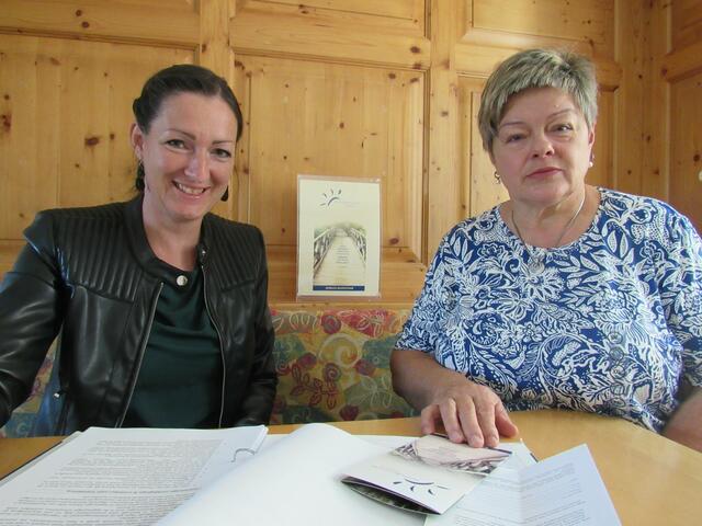 Koordinatorin Sylvia Gutmann und Obmann-Stellvertreterin Melitta Wührer von der Hospizbewegung Zwettl. | Foto: Hospizbewegung Zwettl