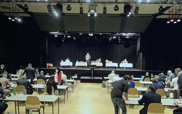 In der Bezirksvertretungssitzung Simmering am 23. September wurde heiß diskutiert. | Foto: Teischl