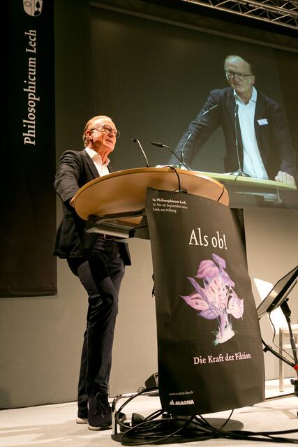 Der neue Obmann des Vereins Philosophicum Lech Ludwig Muxel freute sich, wieder zahlreiche Teilnehmende beim 24. Philosophicum Lech begrüßen zu dürfen. | Foto: Philosophicum Lech by Miro Kuzmanovic