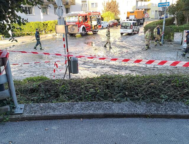 Wasserrohrbruch in der Innerkoflerstraße.