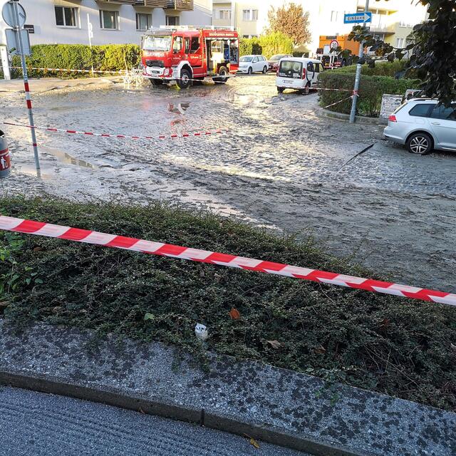 Wasserrohrbruch in der Innerkoflerstraße.