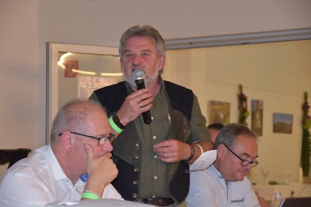 Historiker Adi Lang gab Einblick in die Geschichte der Gemeinde. | Foto: Michael Strini