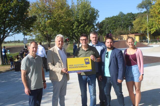 Für die Jugend investierte die Hollabrunner Stadtgemeinde in eine Pumptrack Strecke | Foto: arbes