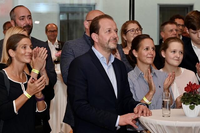 Verhaltener Applaus bei Bernhard Baier und der Linzer Volkspartei. | Foto: BRS