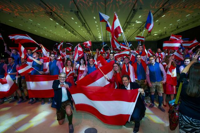 Josef Herk (vorne, l.) war bei den Skills beinahe rund um die Uhr im Einsatz. | Foto: Skills