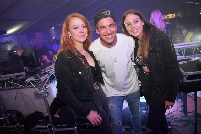 Die Gewinnerinnen des Meet &amp; Greet mit Shany. | Foto: WM-Sounds