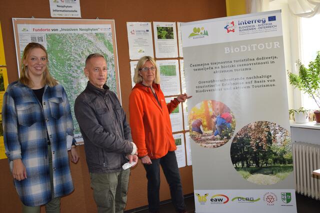 Laura Pühringer, Peter Köck und Irmtraud Pribas verweisen auf das länderübergreifende Projekt (v.l.) | Foto: Josef Strohmeier
