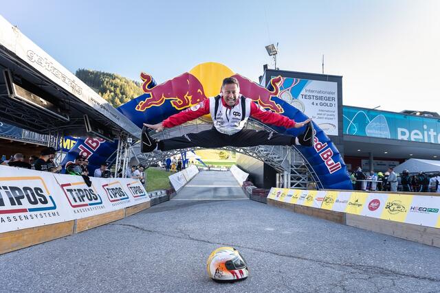 Ex-Skifahrer Hans Enn zeigt, dass er noch immer fit ist. | Foto: Stefan Wolf_AoC