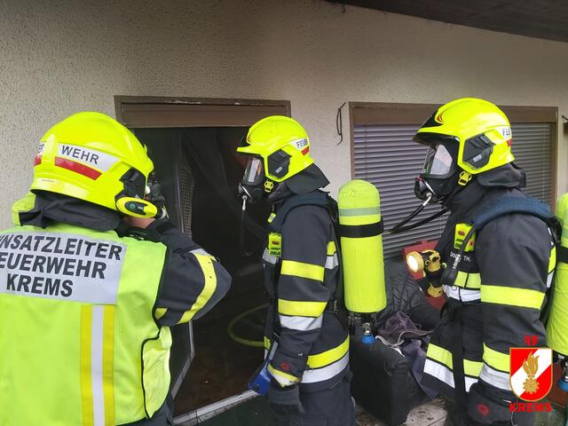 Innenangriff mit schwerem Atemschutz ordnete die FF Krems an. | Foto: FF Krems