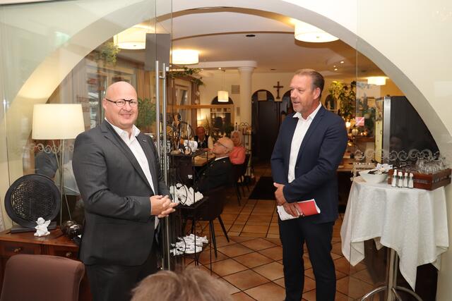 Peter Sükar und Andreas Herz luden zum Hochstrasser nach Söding-St. Johann. | Foto: Cescutti