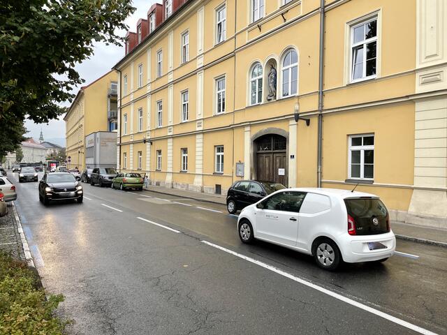 Morgens geht es bei den Ursulinen verkehrsbedingt turbulent zu. | Foto: RMK