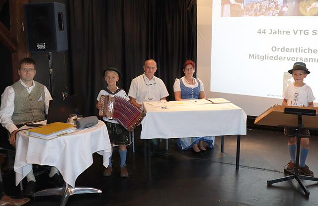 Peter und Paul machten - musikalisch - den Anfang | Foto: KK