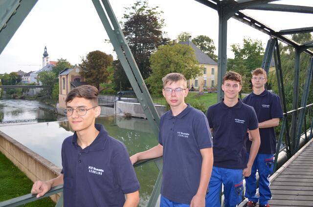Die neuen Lehrlinge bei Busatis in Purgstall an der Erlauf: Florian Hintersteiner, Adrian Pumhösel, Michael Wetchy und Maximilian Zinner. | Foto: Busatis