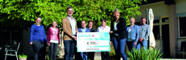 Spendenübergabe: Die Stanzer Bäuerinnen übergaben der Lebenshilfe Mürztal 700 Euro von ihrer "Würzbüschel"-Vergabe. | Foto: Lebenshilfe Mürztal