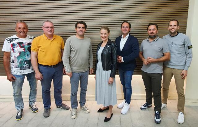 Gemeinderat Manfred Hammerl, Bezirksgeschäftsführer Simon Schmidt, Landtagsabgeordneter Christian Gepp, Gemeinderätin Kristina Mandl, Nationalratsabgeordneter Andreas Minnich, Stadtrat Kal Hana, Gemeinderat Julian Brugger.
 | Foto: ÖVP Gerasdorf