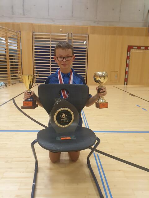 Bei den Tischtennis-Nachwuchsmeisterschaften erzielte Dominik Chmielak vom SV Reutte in mehreren Altersklassen großartige Erfolge. | Foto: SV Reutte