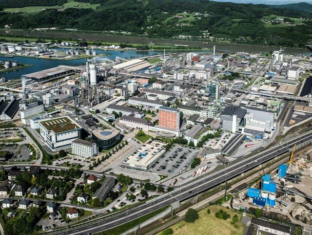 Am 28. September kam es in den frühen Morgenstunden zu einem Ammoniak-Austritt im Chemiepark Linz. Die Situation sei mittlerweile wieder unter Kontrolle, teilte die Pressestelle von Borealis mit. | Foto: Borealis