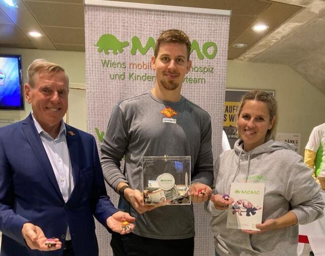 Der Erlös beim Heimspiel spucu Vienna Capitals Heimspiel gegen Hydro Fehervar AV19 ging an das MOMO. | Foto: MOMO