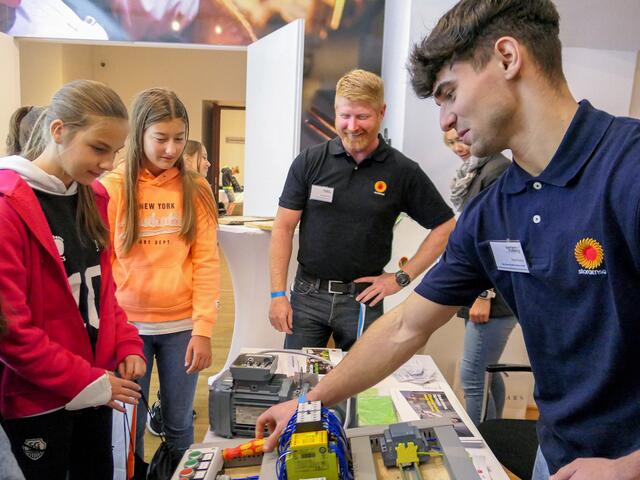"Das Interesse der Jugendlichen an den Lehrberufen war heuer besonders groß", betonen die Aussteller.
 | Foto: Barbara Pirringer