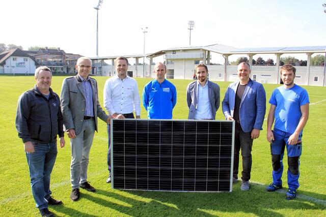 Christian Nagelhofer (Stadtwerke)
STR Heinz Ettlinger
SKU-Vorstand Bernhard Reikersdorfer
SKU-Vorstand Gerhard Reikersdorfer
STADTwerke-Direktor Jürgen Hürner
Vbgm. Dominic Hörlezeder
Stefan Aigner (Stadtwerke)
 | Foto: STADTwerke Amstetten, Michael Permoser