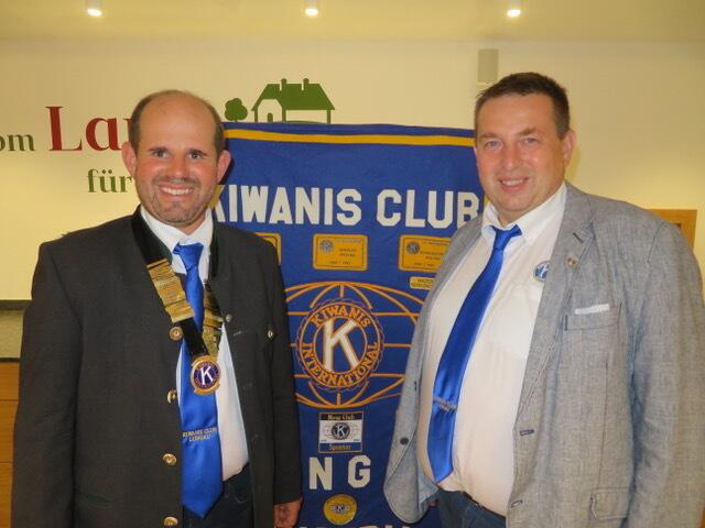 Stefan Brandstätter (links) übernimmt die Präsidentschaft des Kiwanis Club Lungau vom Past-Präsidenten Hans Stolzlechner | Foto: KC Lungau
