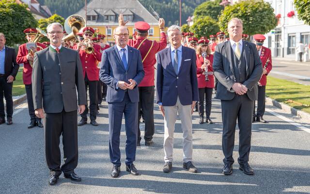 Christian Gsodam, Vizepräsident Othmar Karas, LH Peter Kaiser und Bürgermeister Dieter Dohr (von links)