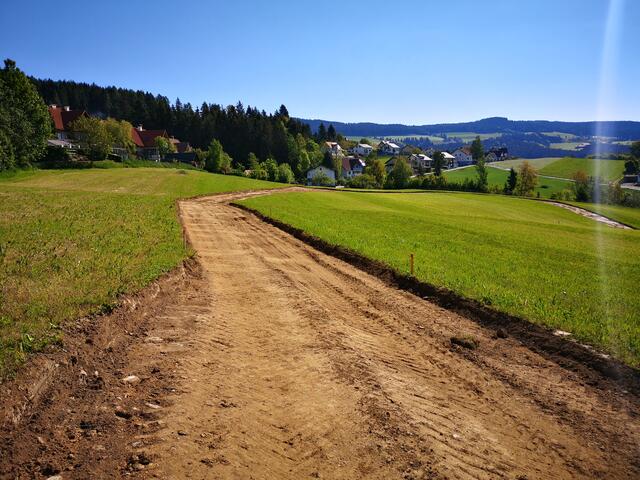 Auf der Strallegger Dorfwiese entstehen 18 Bauplätze.
