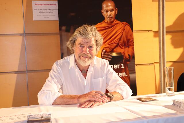 "Das ist wie eine Wiedergeburt" – so beschreibt Reinhold Messner das Gefühl, wenn er erfolgreich von einem Achttausender abgestiegen ist und gesund im Basislager angekommen ist. | Foto: Christoph Klausner