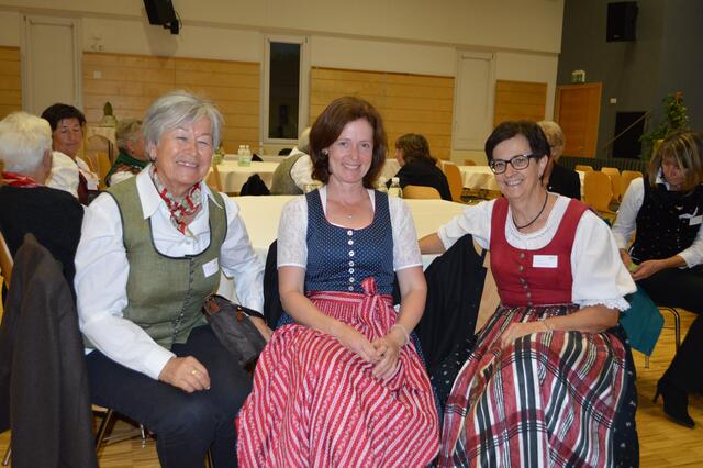Rosemarie Neubauer, Jutta Laßnig und Sophie Kordesch | Foto: Christopher Polesnig 