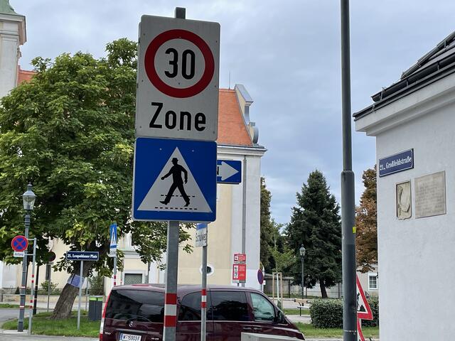 Anrainer wünschen sich eine weitere 30er-Zone in der Großfeldstraße ab dem Stadlweg. | Foto: Michael J. Payer