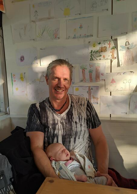 Nicolas Ehrschwendner ist sichtlich stolzer Vater. | Foto: Nicolas Ehrschwendner