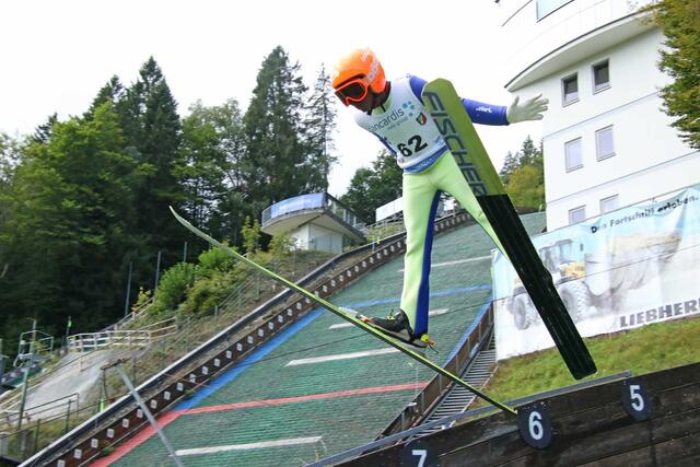 Nico Greilhuber landete bei 18,5 Metern. | Foto: Wiener Stadtadler