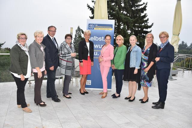 Dorothea Renner, Marianne Lembacher, Richard Hogl, Rosemarie Bauer, Elisabeth Schüttengruber-Holly, Doris Berger-Grabner, Helga Thenmayer, Eva-Maria Himmelbauer, Christa Fleschitz, Bernadette Prinz | Foto: Alexandra Goll