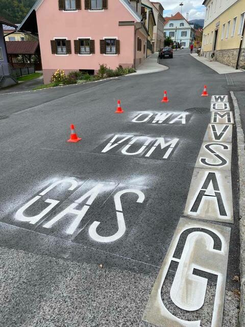 Die neue Bodenmarkierung in Übelbach. | Foto: FB/KK