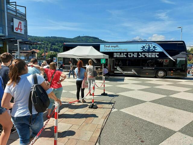 Der Impfbus des Landes macht am 9. Oktober in Fügen Station. Man kann sich ohne Anmeldung impfen lassen.