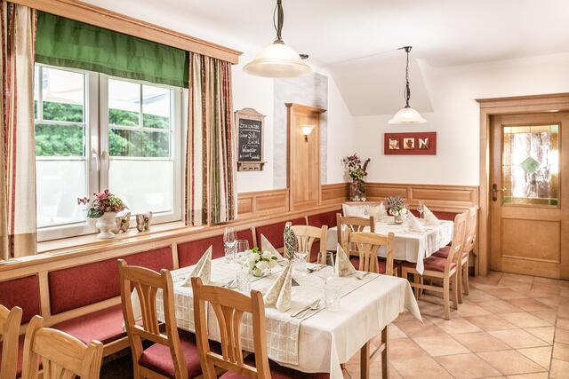 Auch die Gaststube im Erdgeschoss strahlt in neuem Glanz. | Foto: Katrin Painer