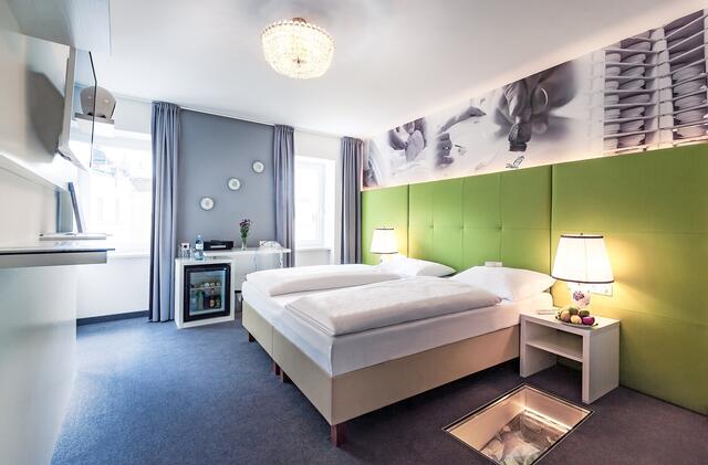 Zimmer: Wiener Originale Augarten Porzellan | Foto: BoutiqueHOTEL Donauwalzer