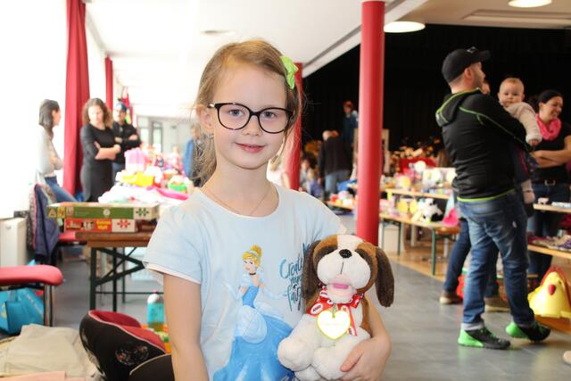 Sabrina Michl war vor zwei Jahren schon beim Kinderflohmarkt in Hainfeld. | Foto: Stefan Scheiblecker