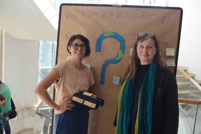 Katy Shields und StR Sabina Kellner sammelten gute Ideen zum Klimaschutz.