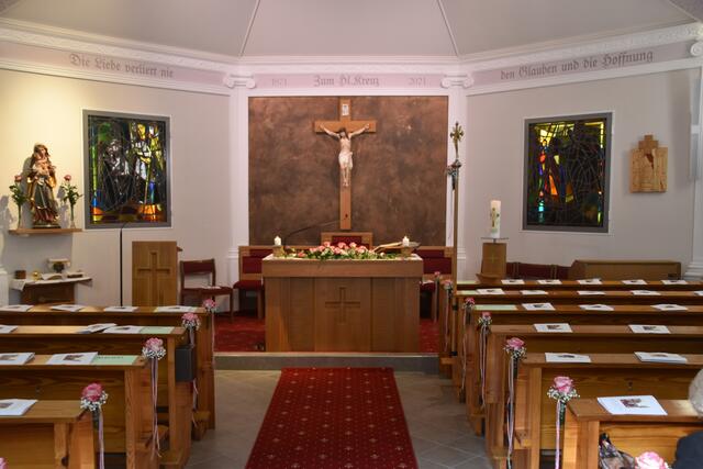 Renoviert wurden an der Filialkirche "Zum Heiligen Kreuz" sowohl der Innenraum (Bild) als auch das Dach und die Fassade. | Foto: Martin Wurglits