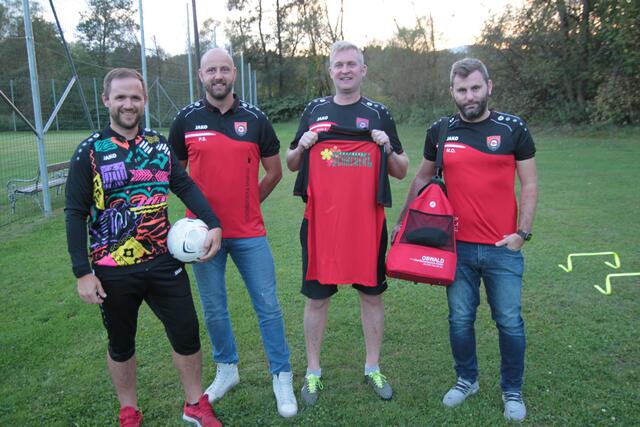 Initiator Simon Pauer (li) darf stolz sein