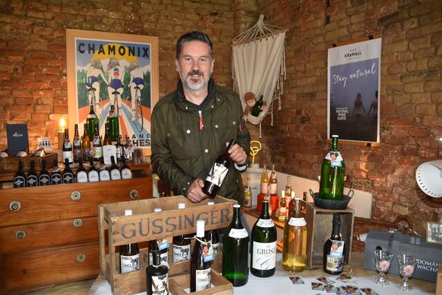 Die Vinothek von Alexander Marakovits in Hasendorf ist als Projekt bis Silvester gedacht. Es gibt gediegene Weine aus ganz Österreich. | Foto: Martin Wurglits