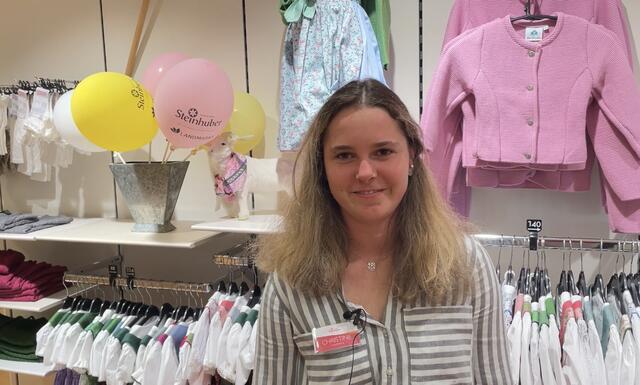 Christine macht eine Ausbildung im Einzelhandel als Mode- und Damenkleidermacherin | Foto: Hollinger