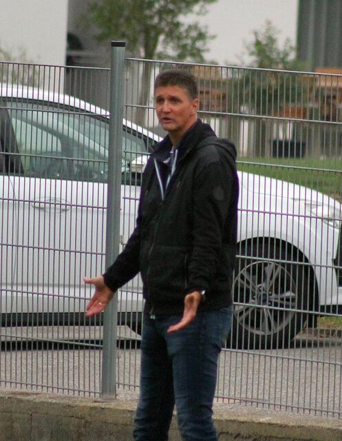 Trainer Gerhard Karoly und der 2. Liga Mitte-Klub SV Lackenbach trennen sich nach einer rund einjährigen Zusammenarbeit. Nach neun Spieltagen ist die Tabellensituation prekär: Kein Sieg, zwei Remis und sieben Niederlagen. Ein Nachfolger für Gerhard Karoly wurde noch nicht fixiert. | Foto: Oliver Frank