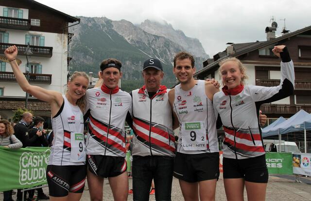 Sprintstaffel: Laura Ramstein, Gernot Ymsén, Cheftrainer Åke Jönsson, Matthias Reiner, Ylvi Kastner | Foto: Ferri Gassner